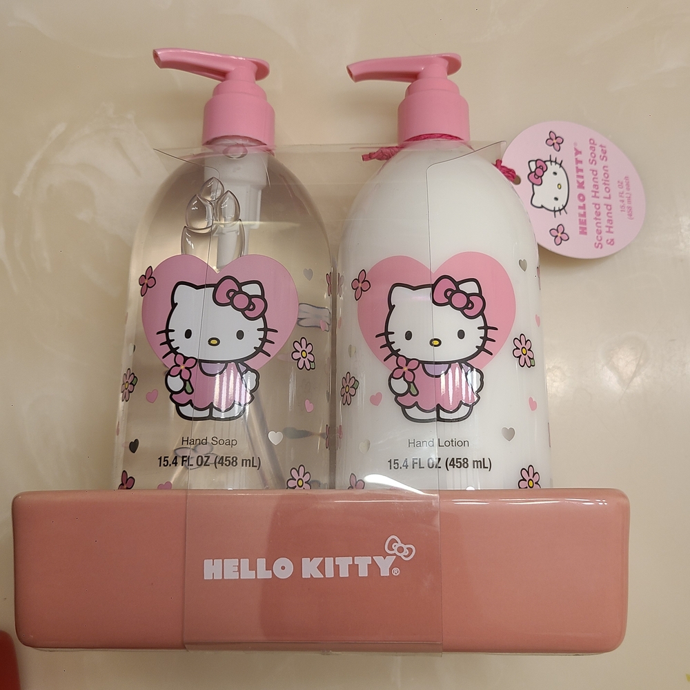 New Hello Kitty Blushing Blossom Hand Soap and Lotion Set With Glass Tray